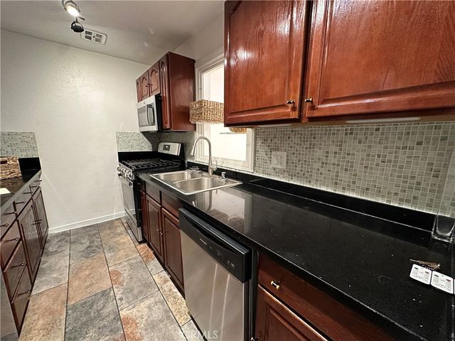 1222 N Olive, West Hollywood, CA 90069