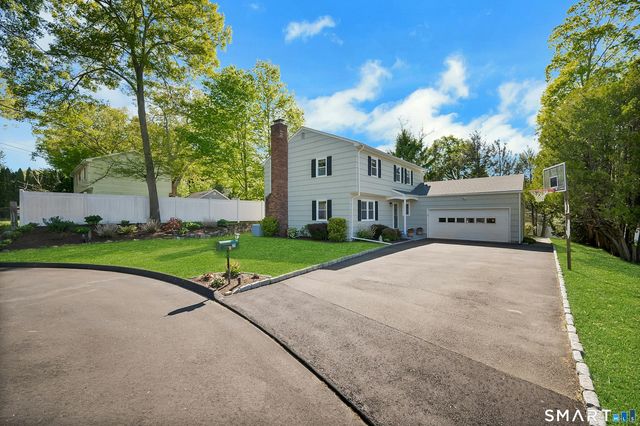 35 Hampton Lane, Stamford, CT 06903