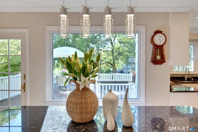 35 Hampton Lane, Stamford, CT 06903