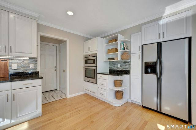 35 Hampton Lane, Stamford, CT 06903