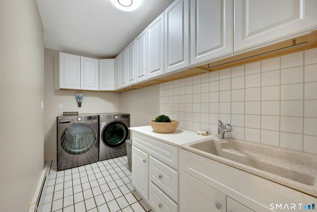 35 Hampton Lane, Stamford, CT 06903