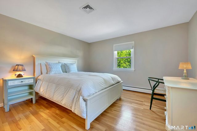 35 Hampton Lane, Stamford, CT 06903