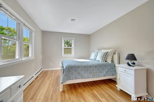 35 Hampton Lane, Stamford, CT 06903