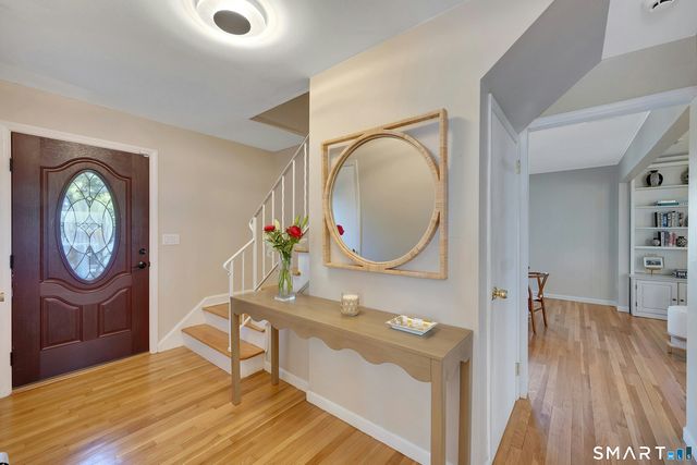 35 Hampton Lane, Stamford, CT 06903