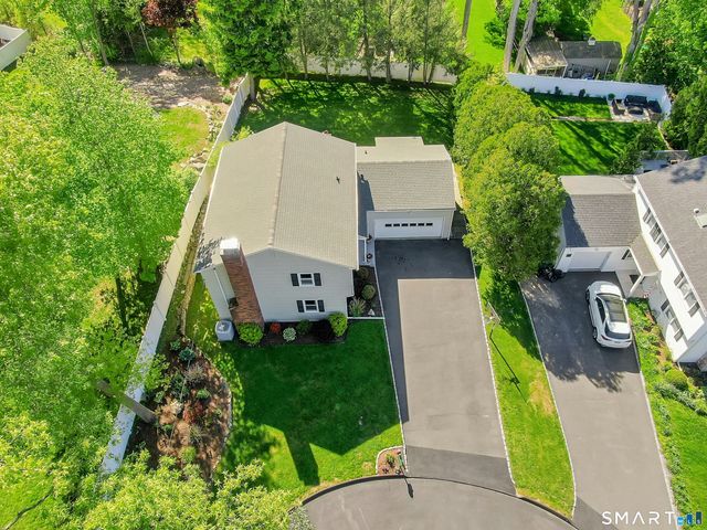 35 Hampton Lane, Stamford, CT 06903