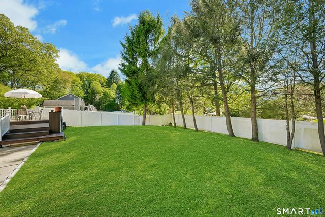 35 Hampton Lane, Stamford, CT 06903