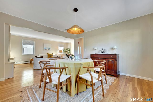 35 Hampton Lane, Stamford, CT 06903