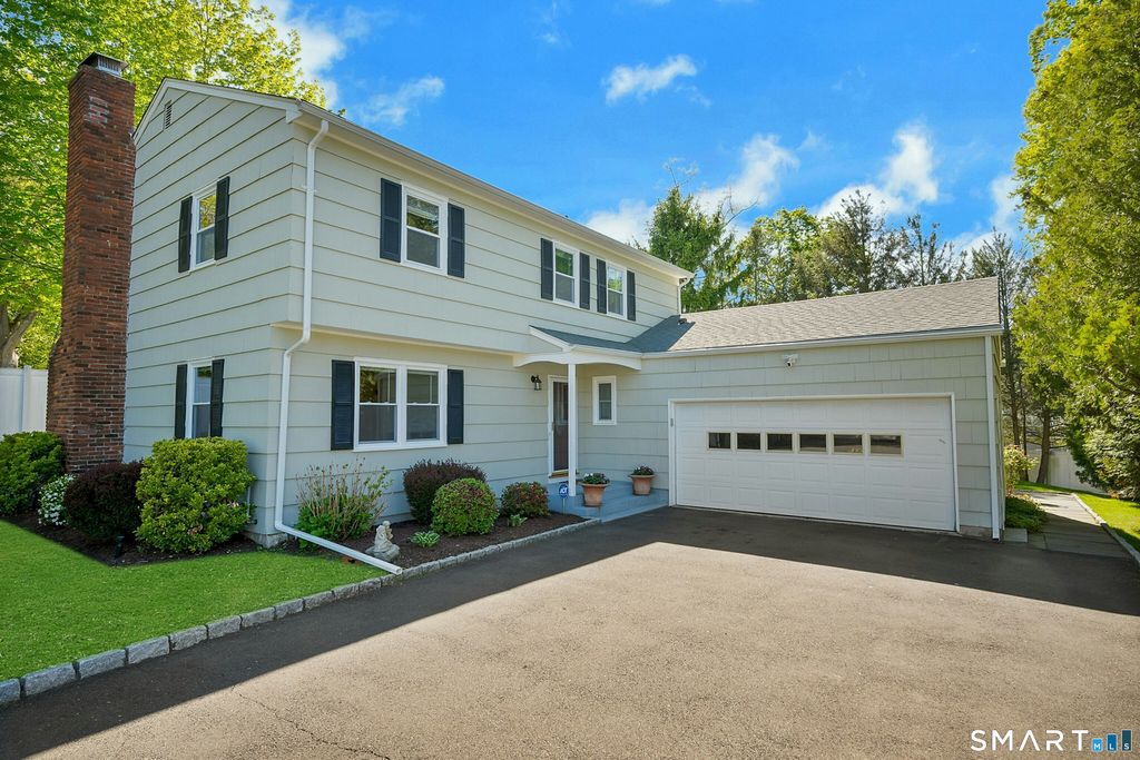 35 Hampton Lane, Stamford, CT 06903