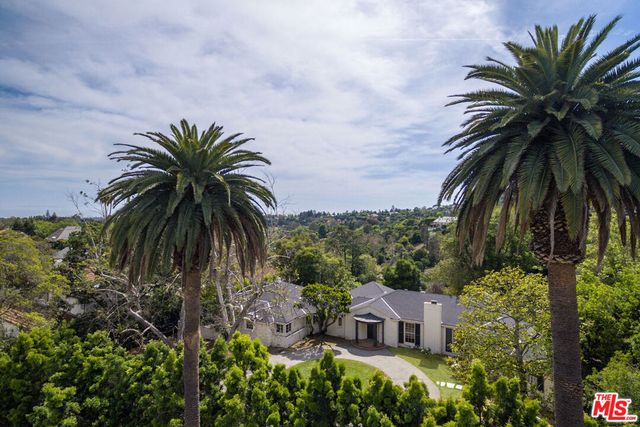 7 Oakmont Drive, Los Angeles, CA 90049