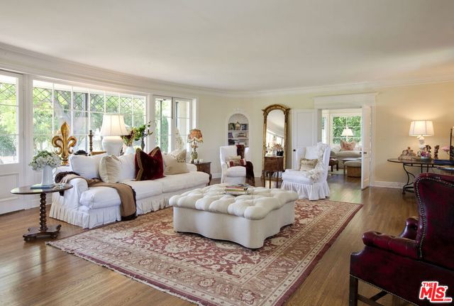 7 Oakmont Drive, Los Angeles, CA 90049