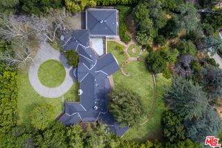 7 Oakmont Drive, Los Angeles, CA 90049