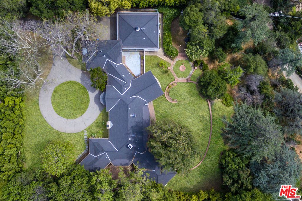 7 Oakmont Drive, Los Angeles, CA 90049