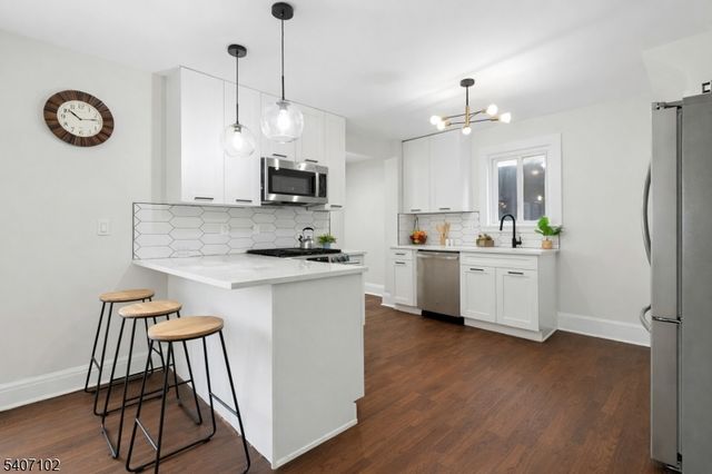 737 Bailey Ave, Elizabeth City, NJ 07208