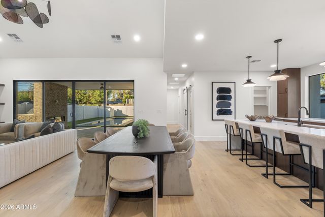 4215 N 42ND Street, Phoenix, AZ 85018