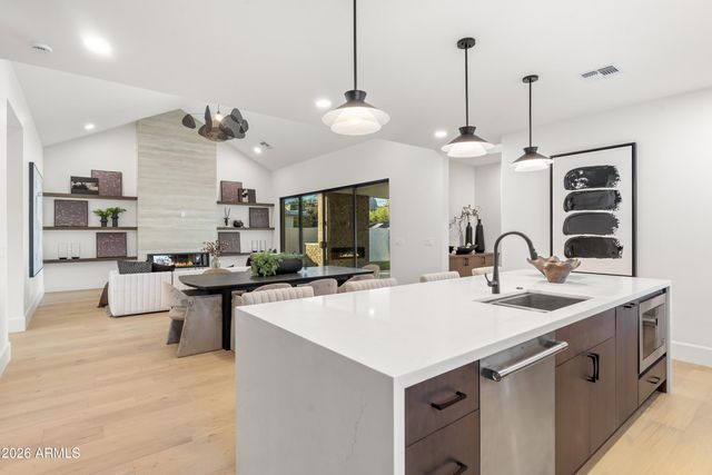 4215 N 42ND Street, Phoenix, AZ 85018