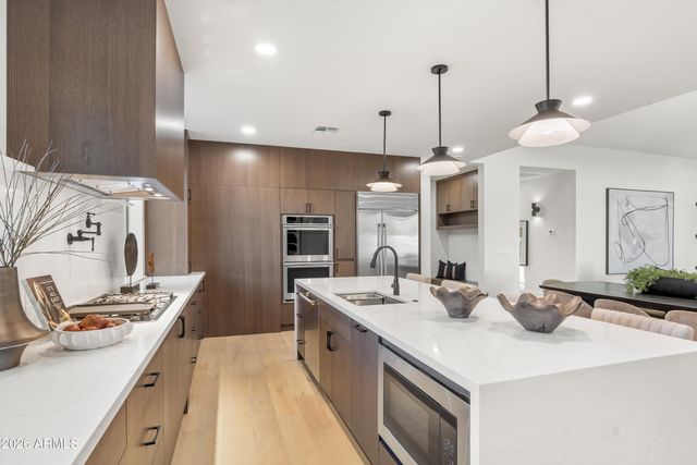 4215 N 42ND Street, Phoenix, AZ 85018