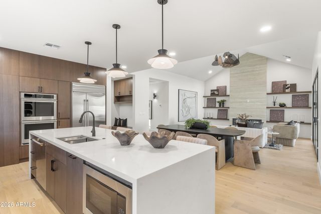 4215 N 42ND Street, Phoenix, AZ 85018