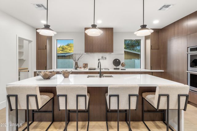 4215 N 42ND Street, Phoenix, AZ 85018