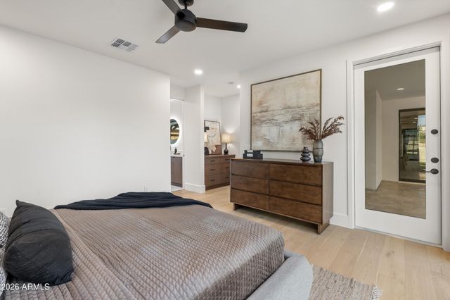 4215 N 42ND Street, Phoenix, AZ 85018