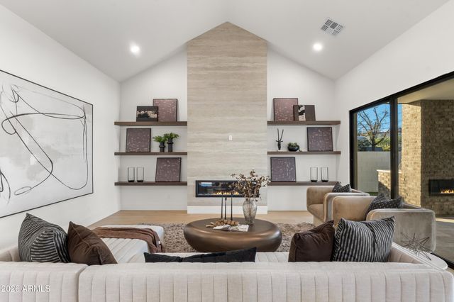 4215 N 42ND Street, Phoenix, AZ 85018