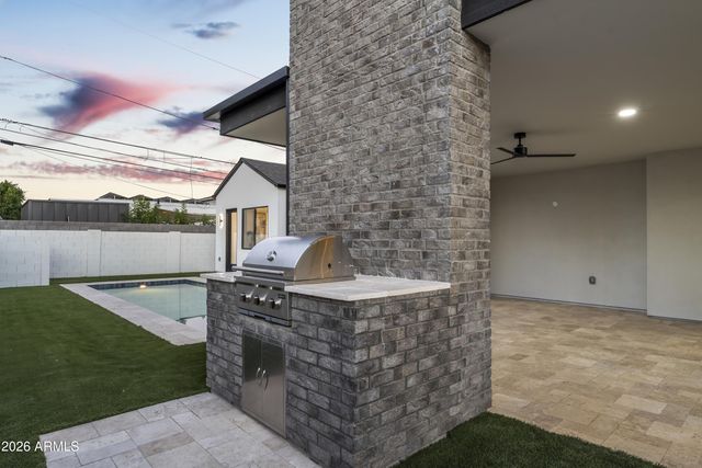 4215 N 42ND Street, Phoenix, AZ 85018