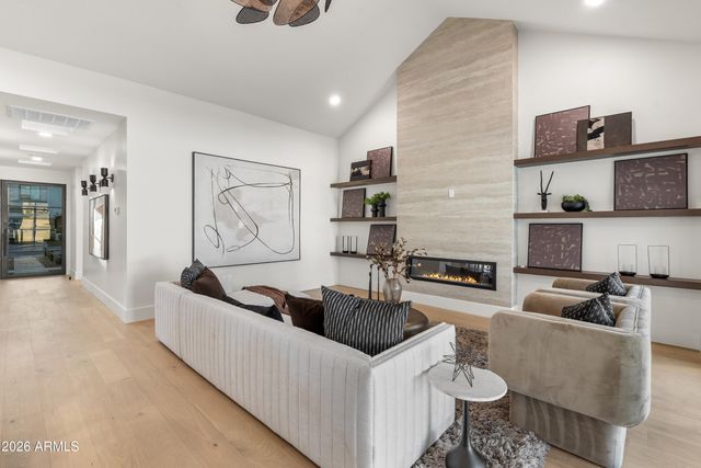 4215 N 42ND Street, Phoenix, AZ 85018