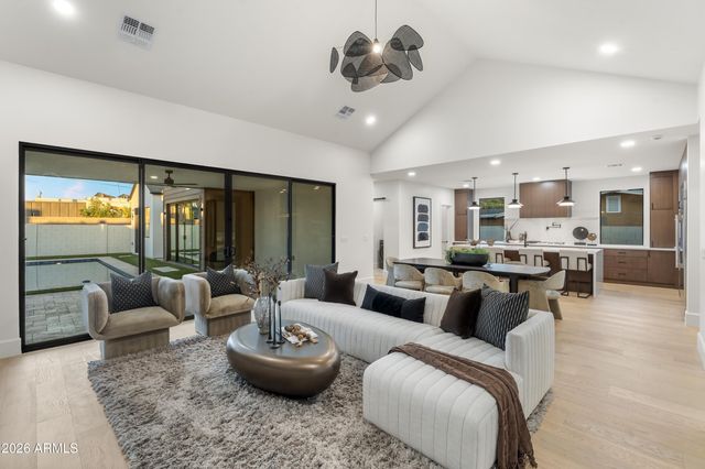 4215 N 42ND Street, Phoenix, AZ 85018