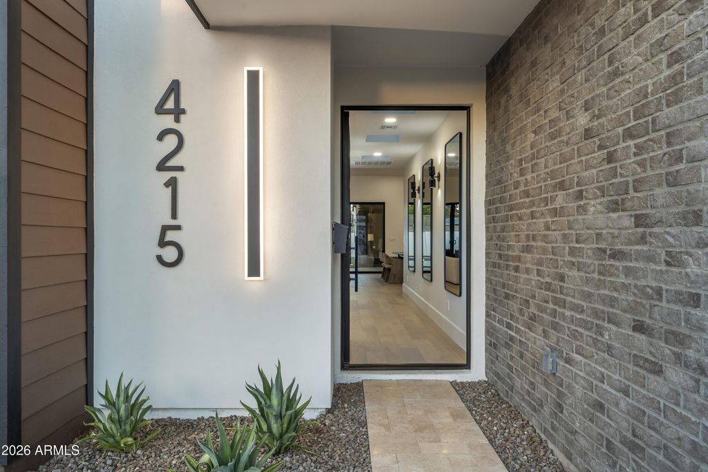 4215 N 42ND Street, Phoenix, AZ 85018 — photo 2