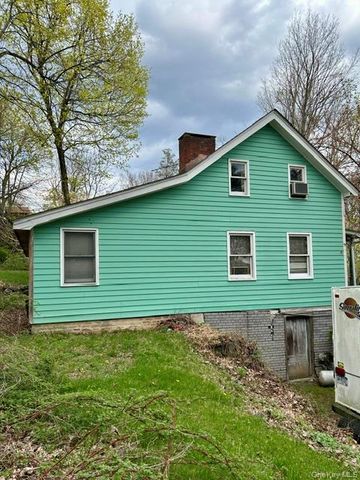 1 Boulderberg Road, Tomkins Cove, NY 10986