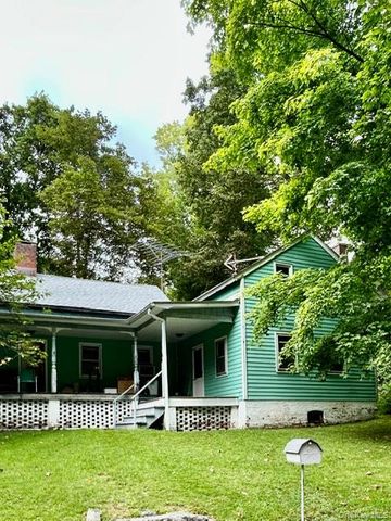 1 Boulderberg Road, Tomkins Cove, NY 10986