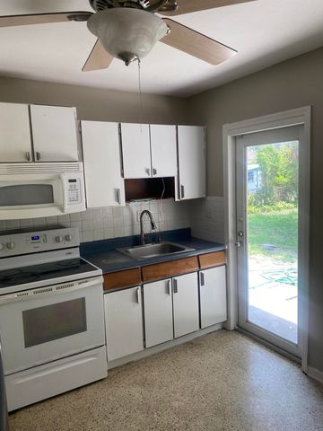 917 S Ridge Street, Lake Worth, FL 33460