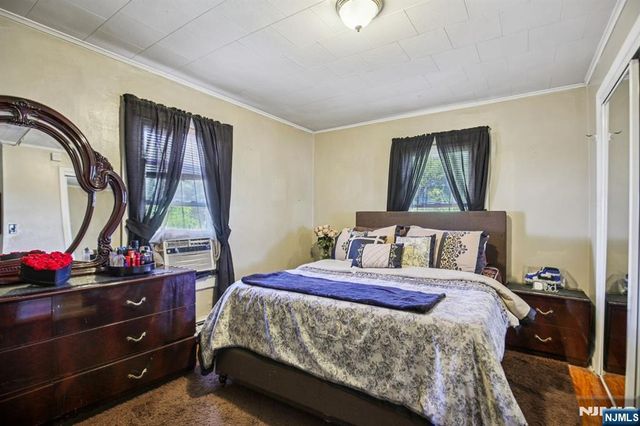 369 Queens Court, Ridgewood, NJ 07450