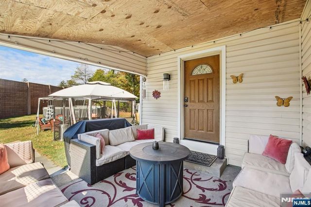 369 Queens Court, Ridgewood, NJ 07450