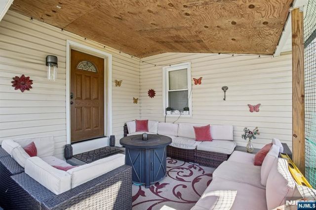369 Queens Court, Ridgewood, NJ 07450