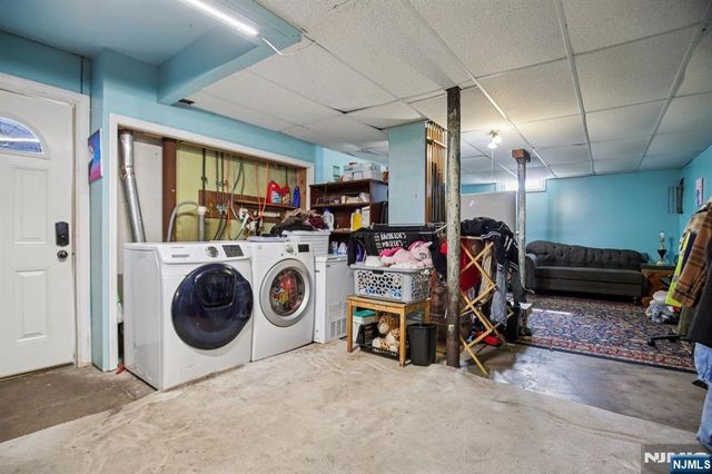 369 Queens Court, Ridgewood, NJ 07450