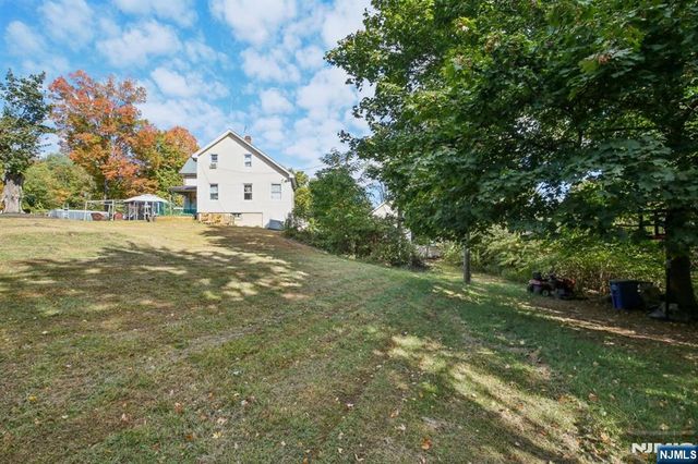369 Queens Court, Ridgewood, NJ 07450