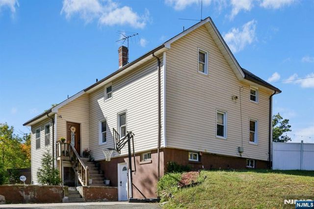 369 Queens Court, Ridgewood, NJ 07450