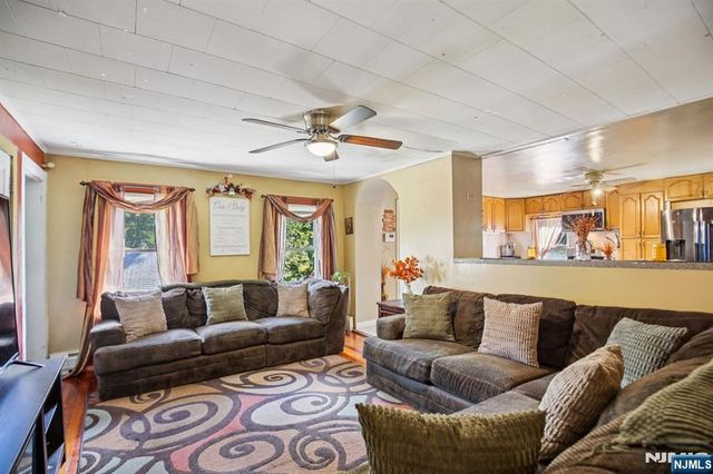 369 Queens Court, Ridgewood, NJ 07450