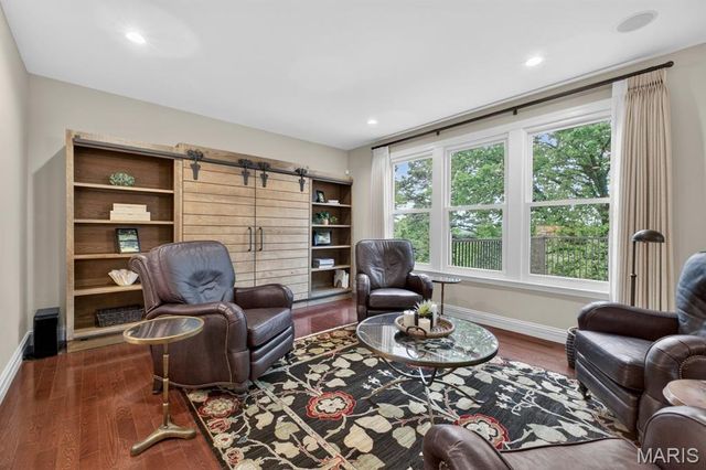 12868 Willow Pond Court, Des Peres, MO 63131