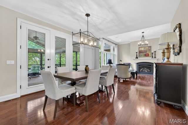 12868 Willow Pond Court, Des Peres, MO 63131