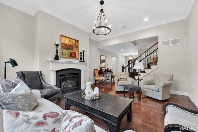 12868 Willow Pond Court, Des Peres, MO 63131
