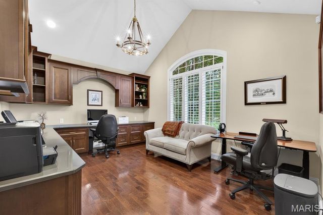 12868 Willow Pond Court, Des Peres, MO 63131