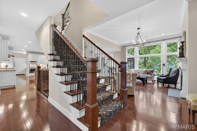 12868 Willow Pond Court, Des Peres, MO 63131