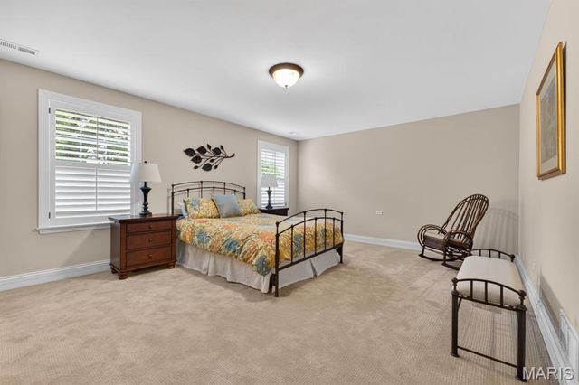 12868 Willow Pond Court, Des Peres, MO 63131