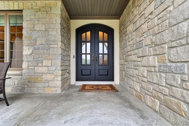 12868 Willow Pond Court, Des Peres, MO 63131