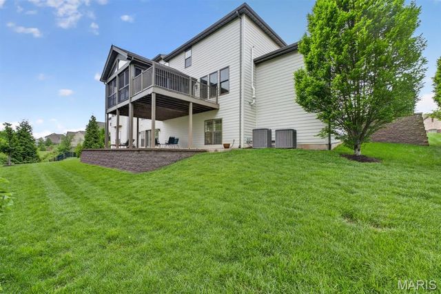 12868 Willow Pond Court, Des Peres, MO 63131