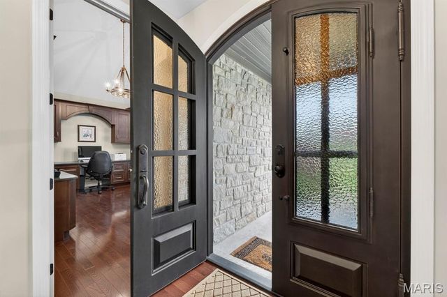 12868 Willow Pond Court, Des Peres, MO 63131