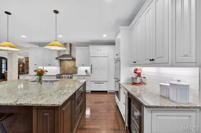 12868 Willow Pond Court, Des Peres, MO 63131