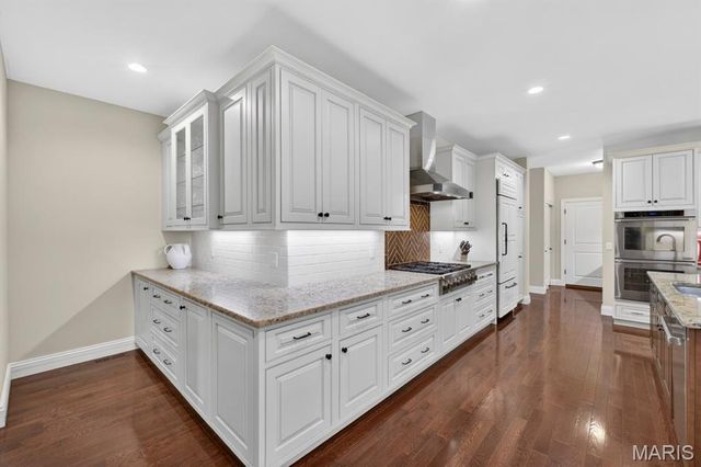 12868 Willow Pond Court, Des Peres, MO 63131