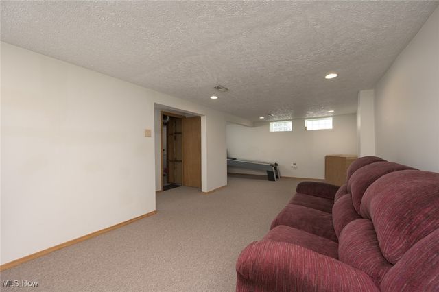 1653 Douglas Road, Wickliffe, OH 44092